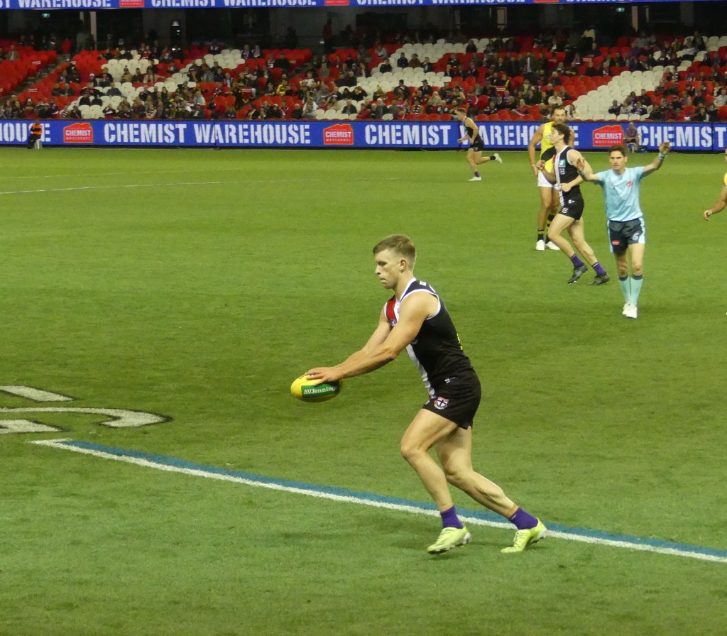 This image has an empty alt attribute; its file name is p2130598-copy.jpg